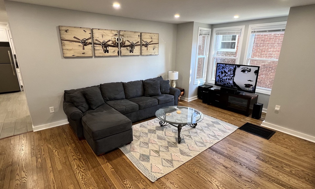 Southington Apartment | Large 1st floor of duplex in town center