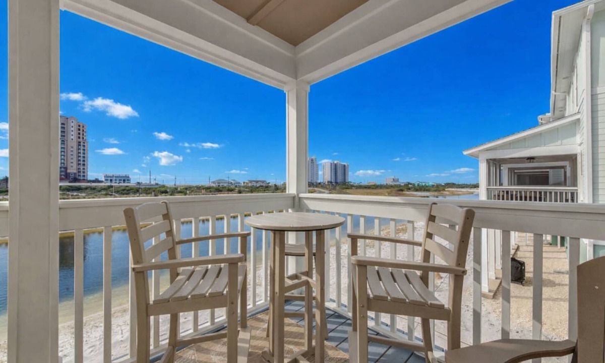 Ono Island House | Large Balcony w/Gulf Views in Lost Key | Private Beach Club | Pools | Hot Tub | Free Golf | Dogs OK