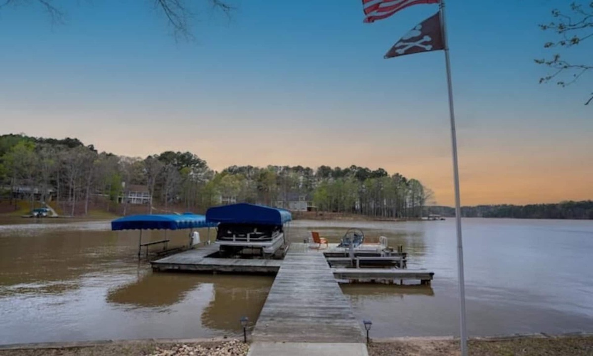 Eatonton House | Little Bear's Big Backyard 31+ day stays