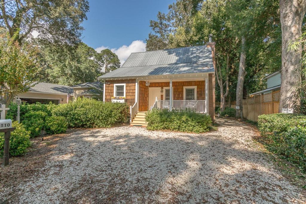 Demere Park House | Little Gingerbread Cabin - 110 Jordan Lane