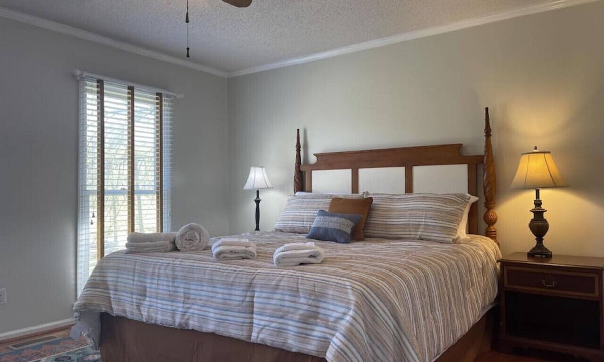 Milledgeville House | Liv@ the Lake - Sinclair