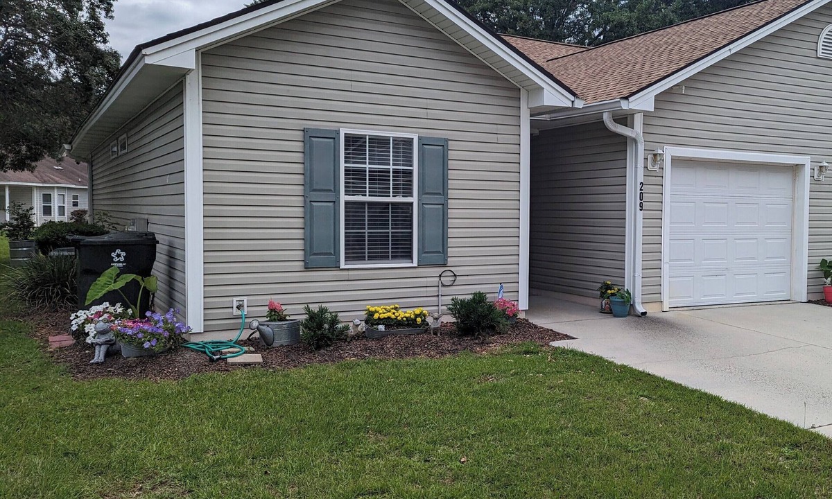 Dock Junction House | Louise's Coastal Cottage - Pet Friendly. 15 min to St. Simons