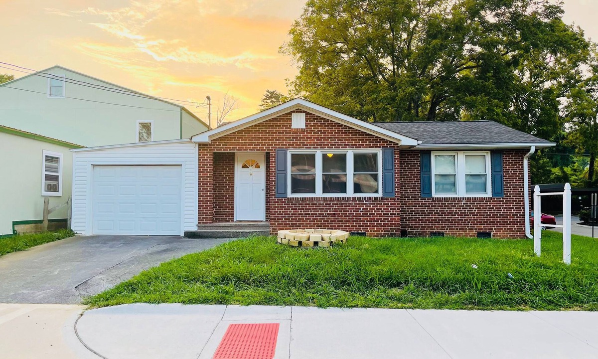 Blue Ridge House | Lovely Brick Cottage in Downtown Blue Ridge