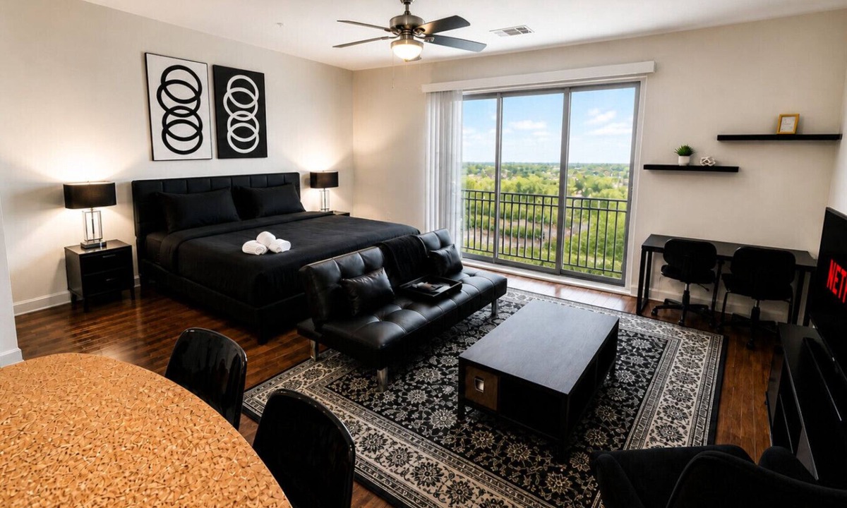 Five Points South Apartment | Luxe Nest | King Studio Downtown 2B