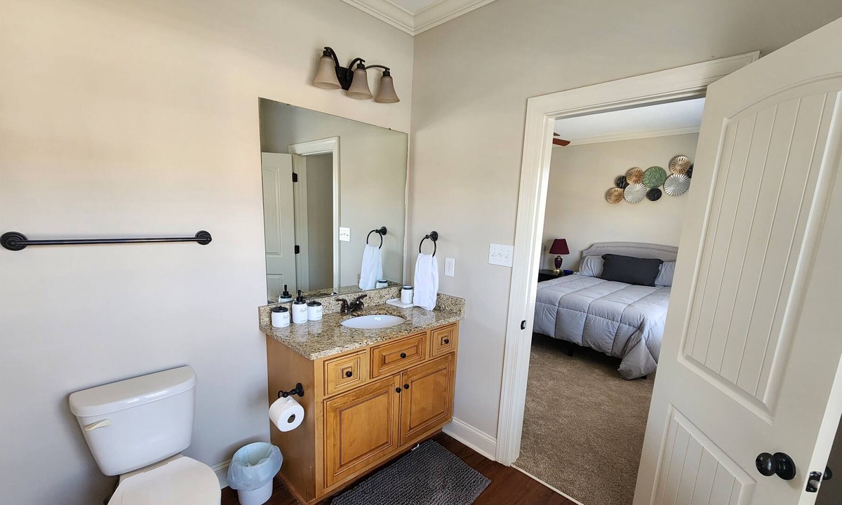 Huntsville House | LUXE TOWNHOME IN GATED COMMUNITY