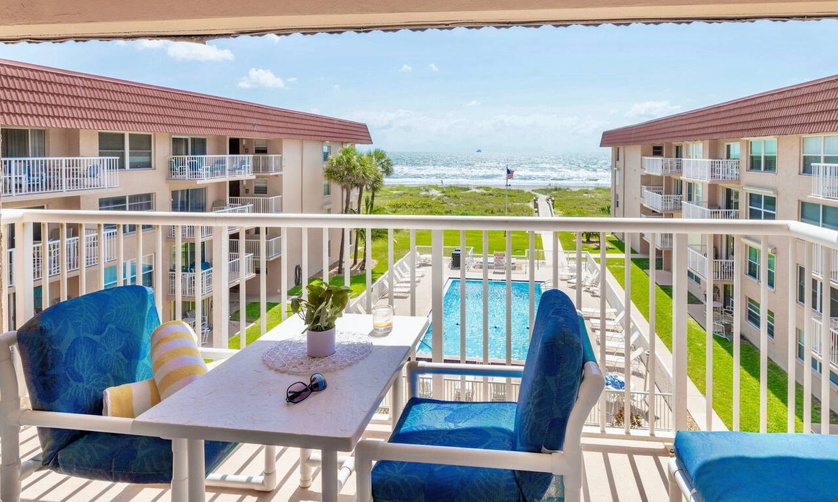 Cocoa Beach Condo | Luxury Oceanview Penthouse W/Balcony- Cocoa Beach 🌊