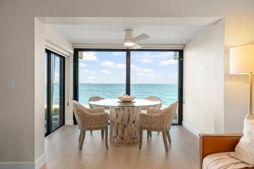 Sanibel House | Mariner Pointe #1021