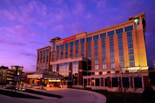 Normal Hotel | Marriott Bloomington Normal Hotel and Conference Center