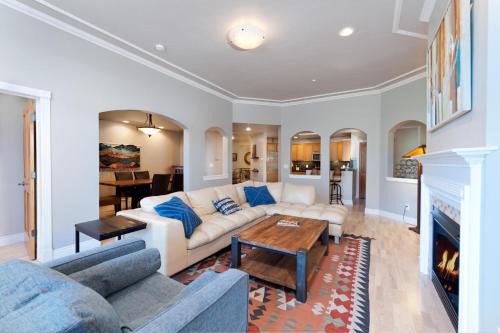 Historic Downtown Durango House | Mears House Unit 3H