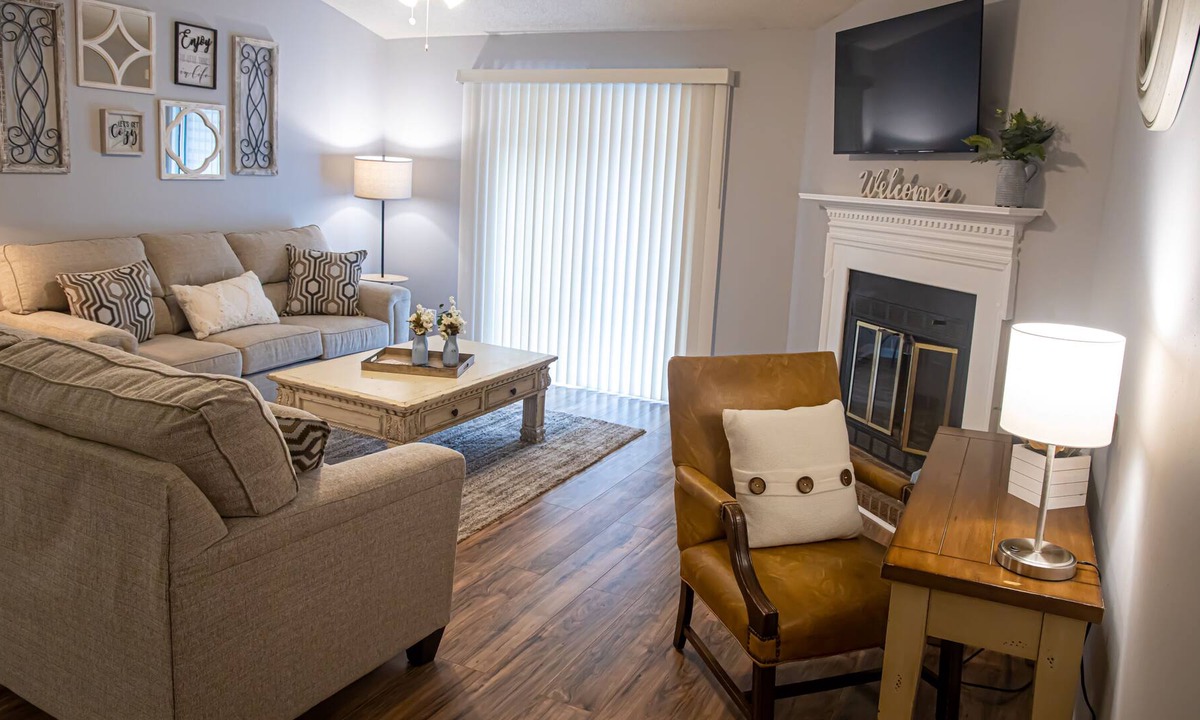 Huntsville Condo | MidCity Shabby Chic Condo Entertainment District!! LOCATION LOCATION LOCATION!!
