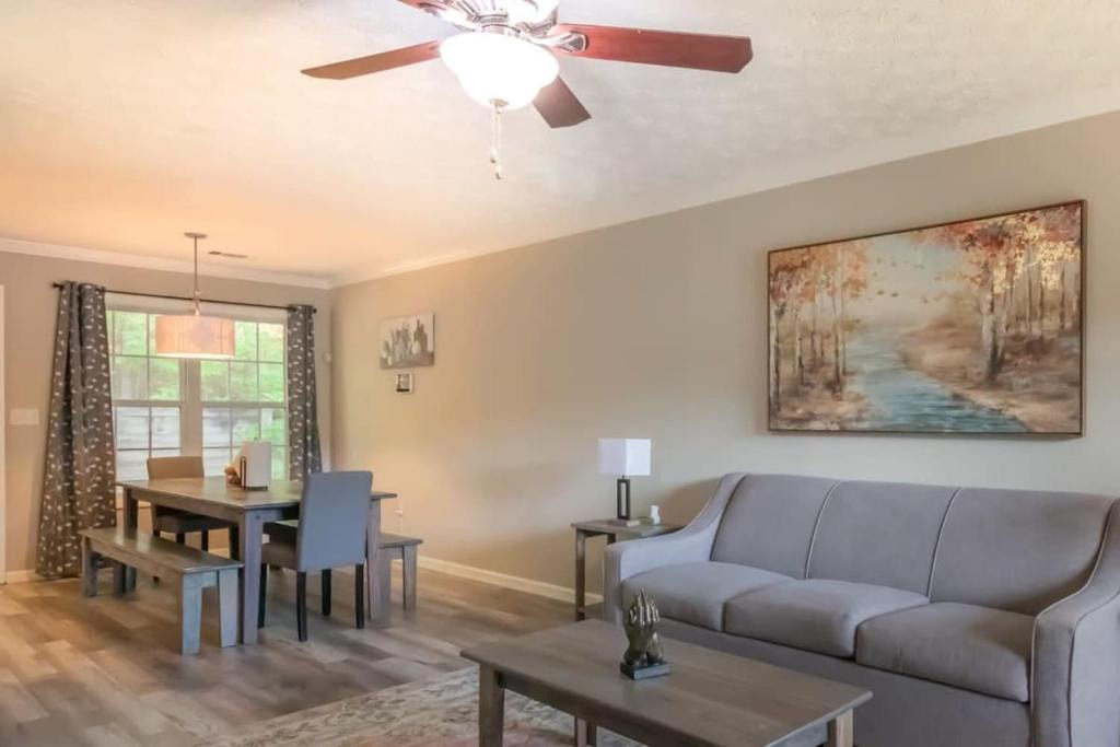 Columbus House | Mins to Fort Benning Two-Story Oasis Moore Bliss