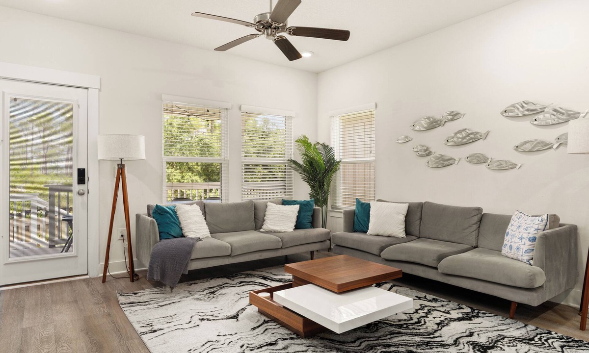 Ono Island House | Mins to the Beach!/3 King Beds/Gameroom/Firepit/Dog Friendly