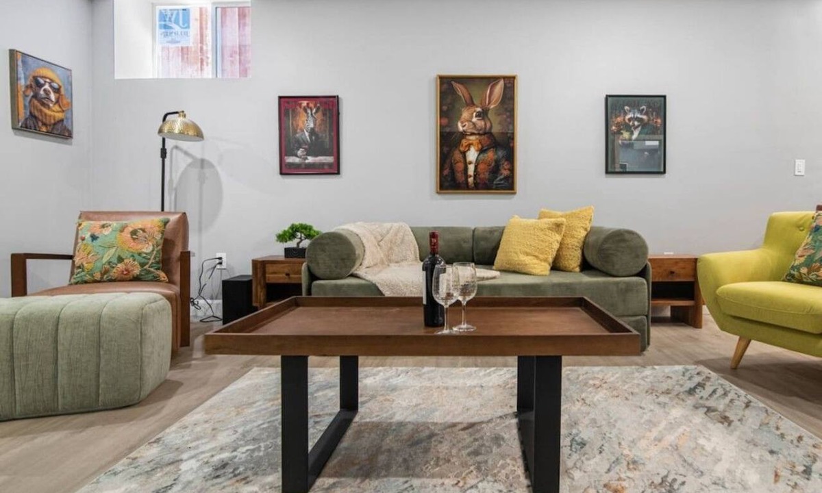 Hamilton Condo | Modern 2BR Suite|Private Parking |Near DownTown