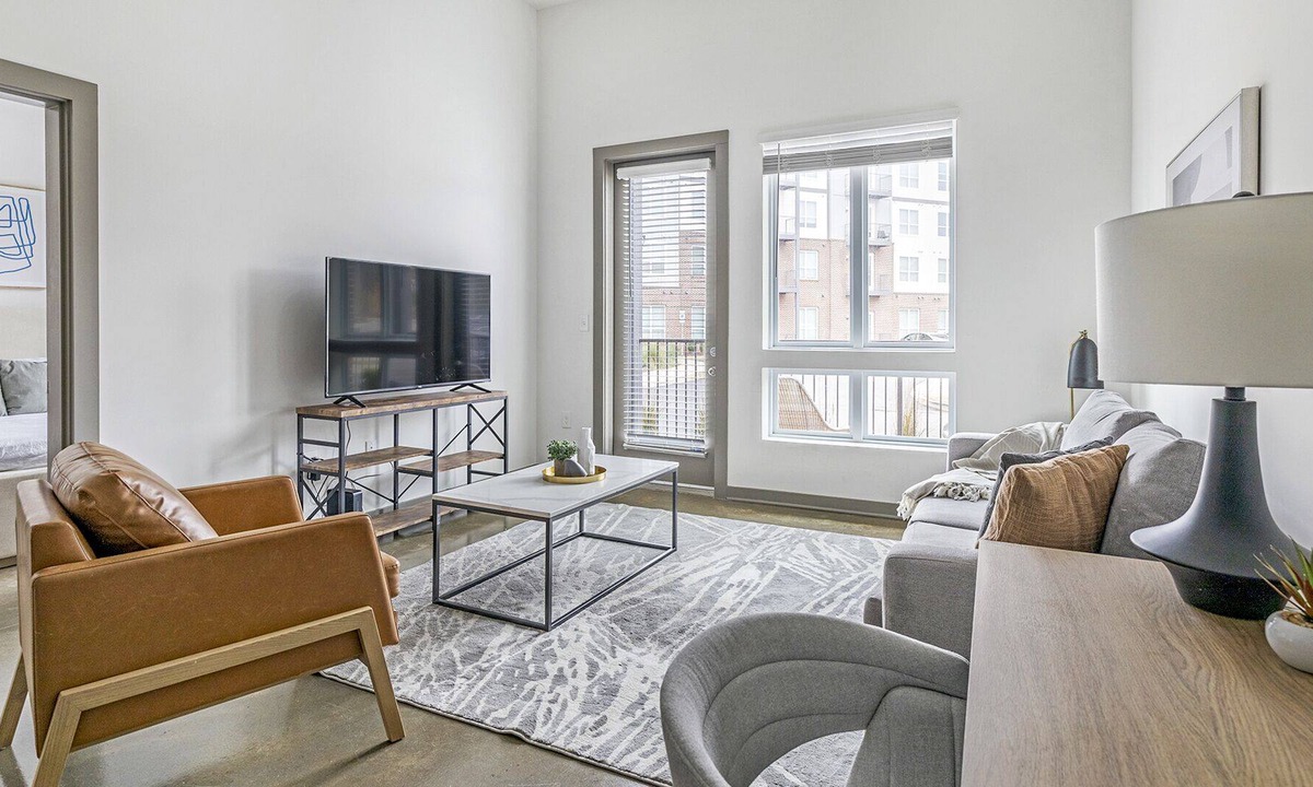 Madison Apartment | Modern Apartment in Prime Location (ID7403X37)