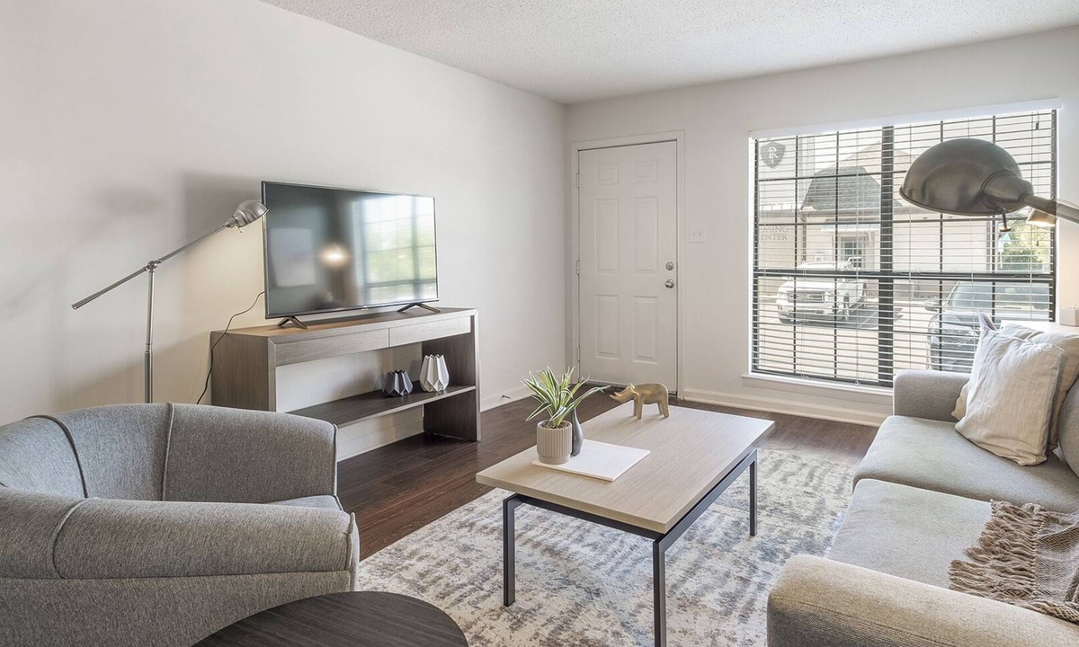 Crestline Heights Apartment | Modern Apartment in Prime Location (ID9618X81)