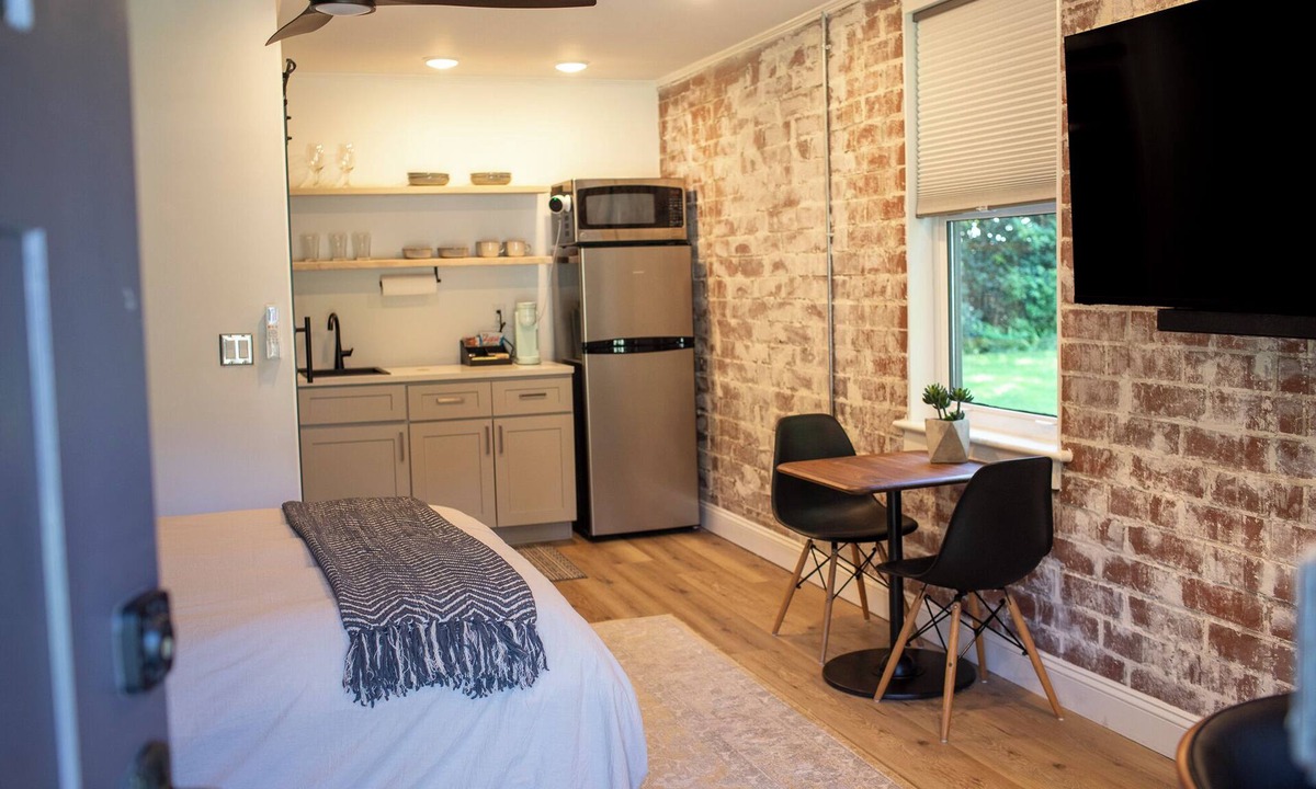 St. Marys Apartment | Modern Industrial Efficiency in Historic St. Marys Near Cumberland Ferry