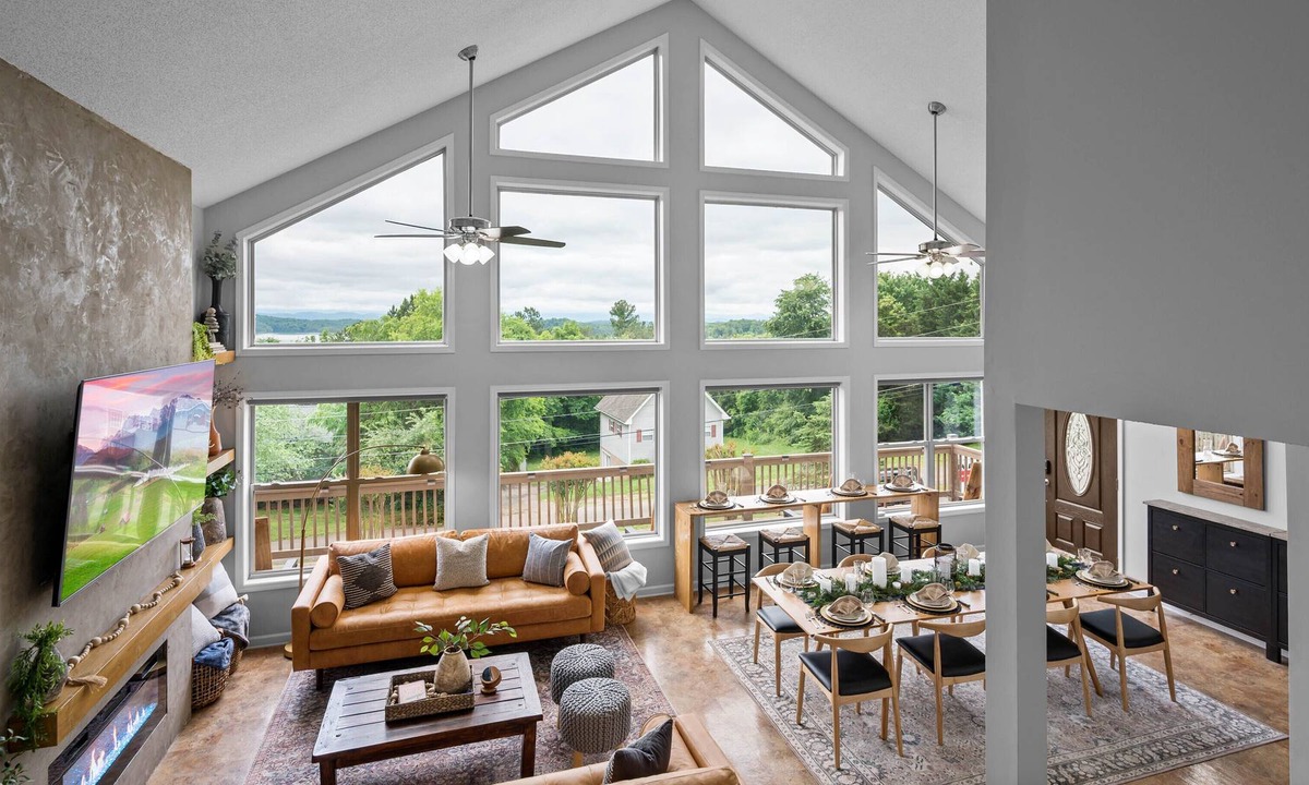 Dandridge House | Modern Luxury Lakehouse: Pet Friendly-Large Fenced Yard-Views-Theater-Hot Tub