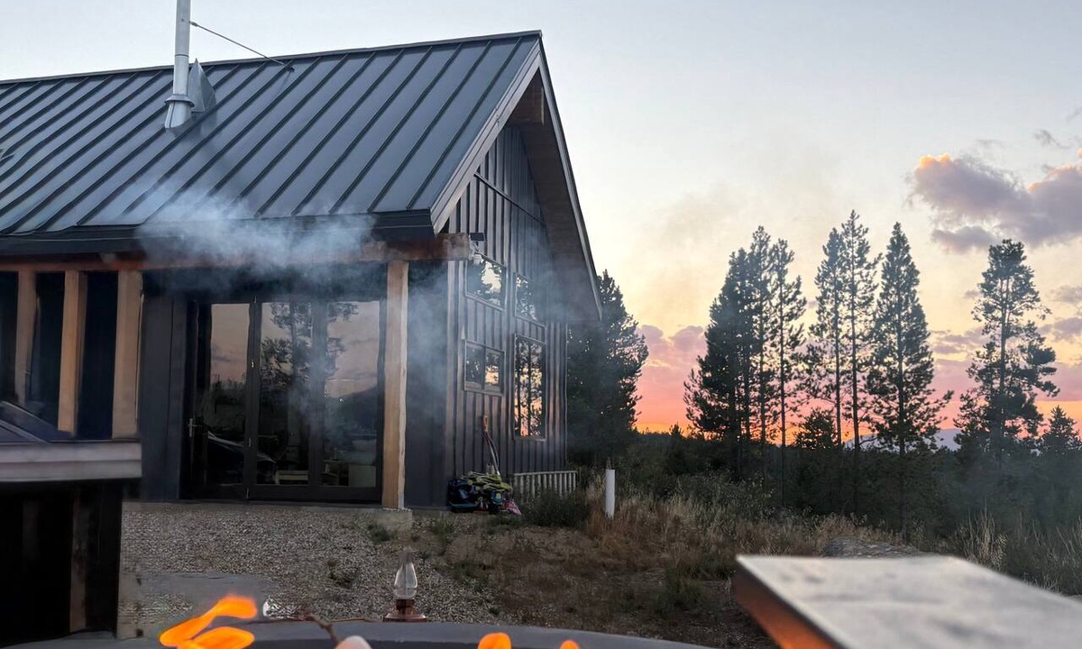 Winter Park Highlands Cabin | Modern off grid cabin with stocked kitchen & private mountain view- dog friendly
