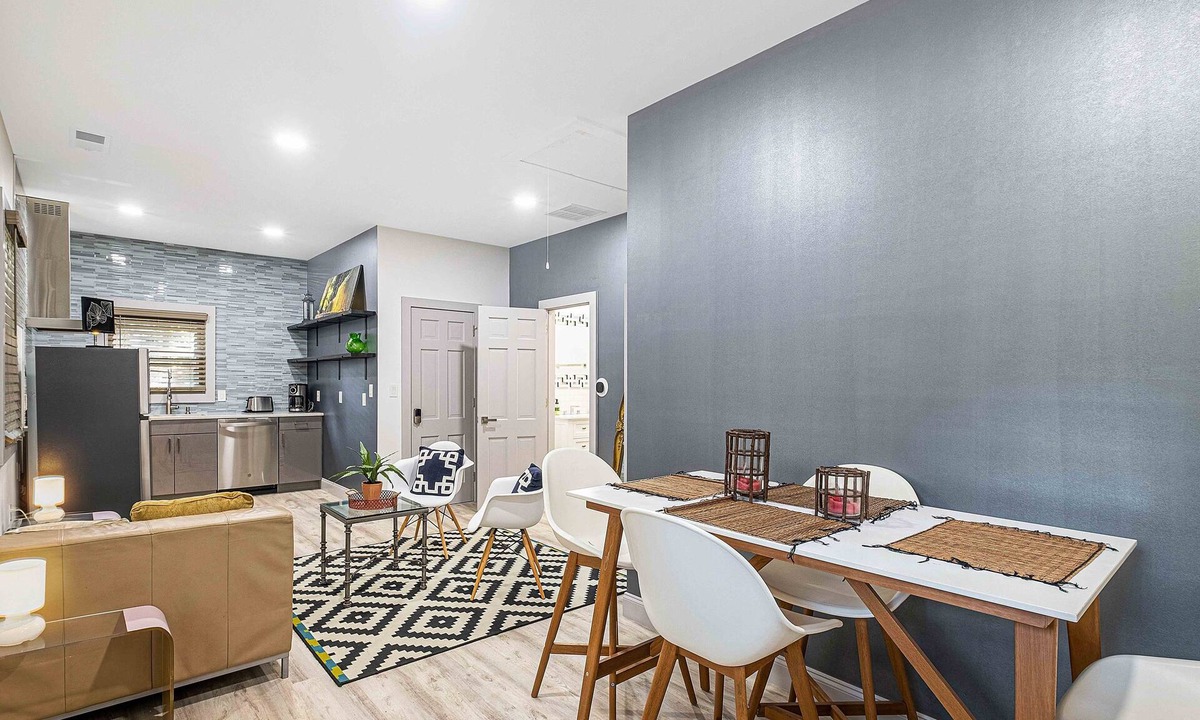 Church Street Apartment | Month to month oasis rental-7 mins fro ATL airport