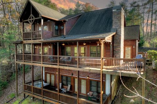 Cherry Log Villa | Moonlight Mountain Cabin - Great views and a hot tub