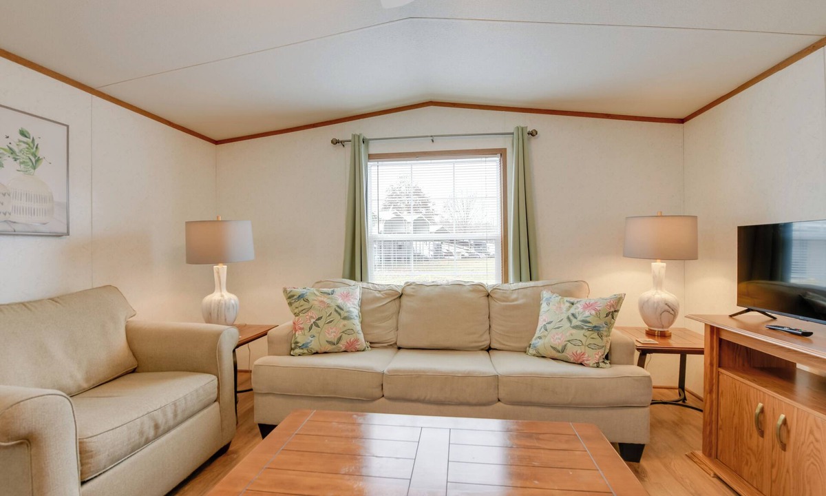 Waynesville House | Mtn-View Adventure Hub! Waynesville Home w/Perks