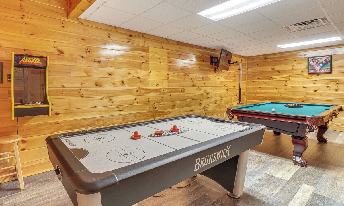 Sevierville Cabin | Mtn-View Gem w/Hot Tub + Game Room in Sevierville