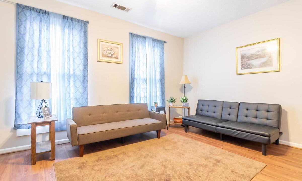 Columbus House | Near Downtown Sunny Sweetheart Unit