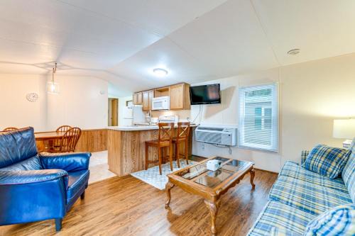 Waynesville House | Near Trails & Slopes! Relaxed Waynesville Retreat