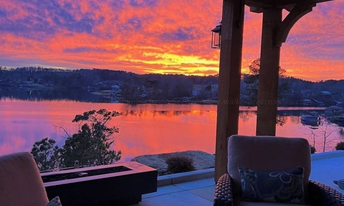 Crane Hill House | NEW Bella Vista - Sunset Views, 2-Story Dock, Outdoor TV + Kitchen, Game Room