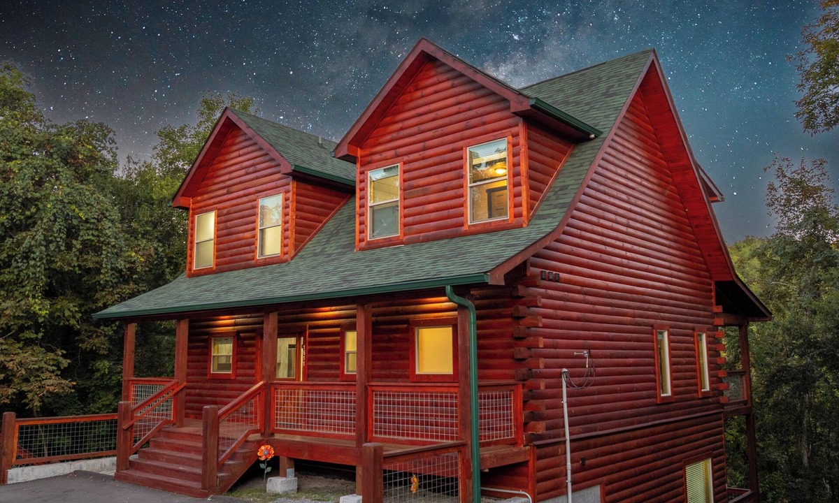 Sevierville Cabin | New Listing! Central To Attractions, Indoor Pool!