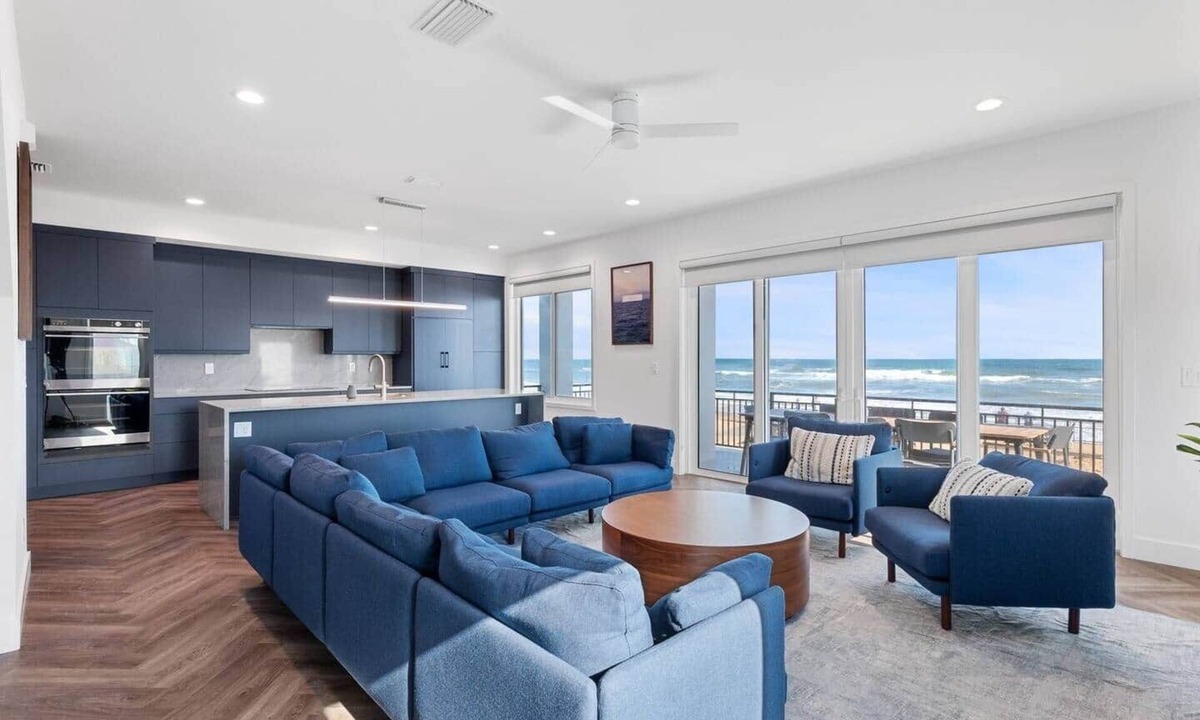 New Smyrna Beach House | New Smyrna Modern Beach House/Oceanfront/Beach