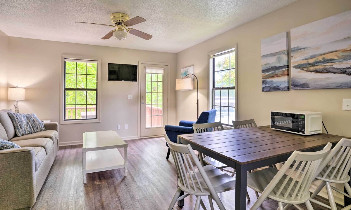 Winchester Cabin | NEW! Tims Ford Lake Cabin: Charcoal Grill & Marina