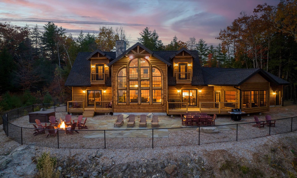 Hebron Cabin | Newfound Lake Log Home - Hot Tub & Amazing Views