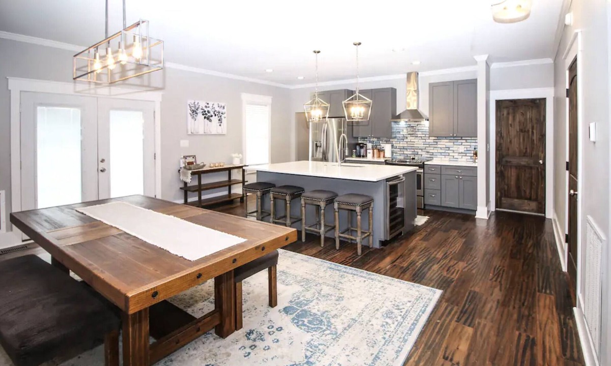 NoDa House | NoDa Updated Mill Home! Amazing Location- Walkable-Bars, Restaurants and Rail!