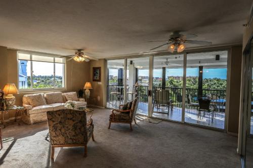 Mid Island Apartment | Ocean Harbor 402A