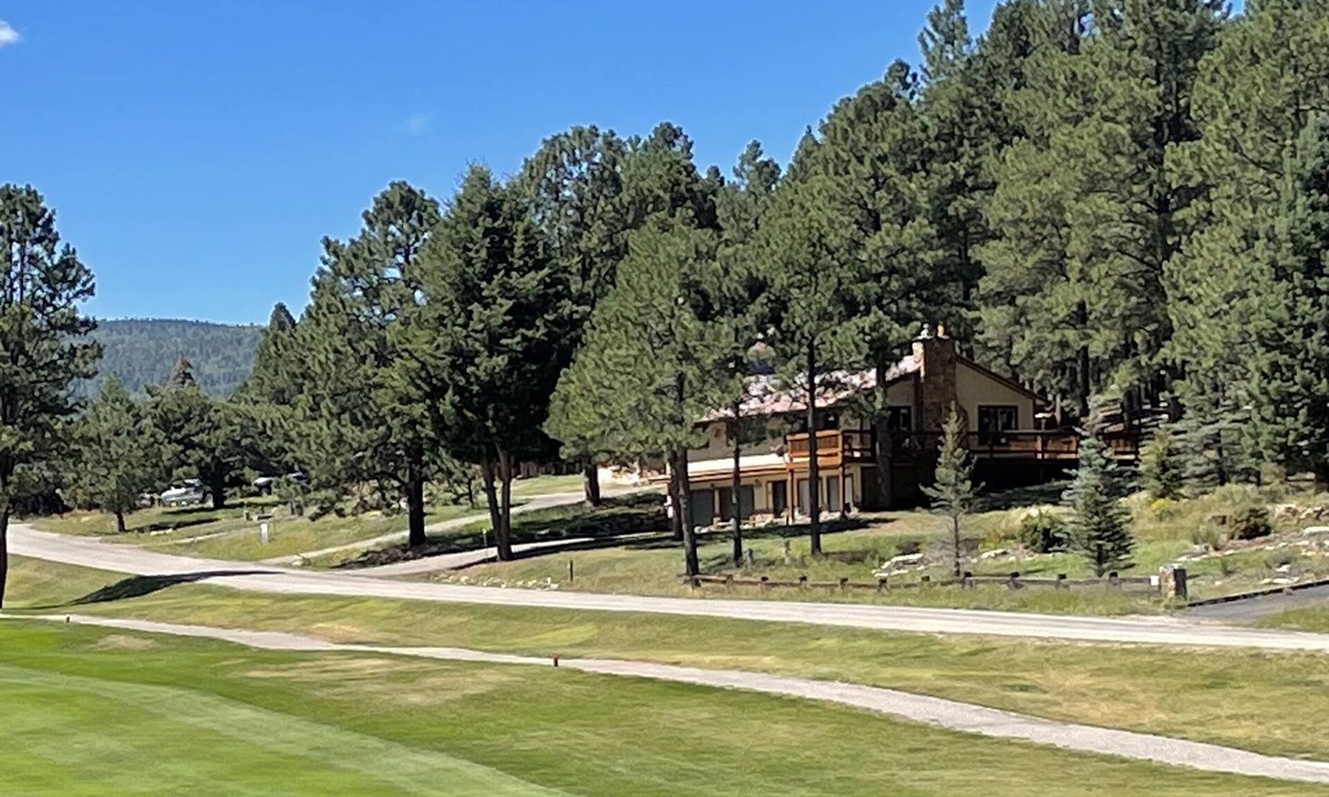 Angel Fire House | On Golf Course, 4 Bedrooms, 3 bathrooms, Sleeps 10