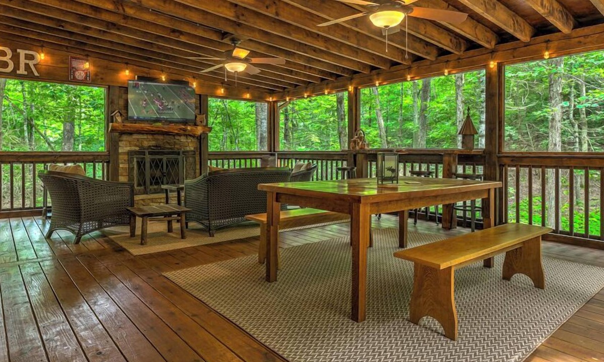 Foxfire Estates Cabin | Our Blue Heaven- Private, yet convenient | Hot tub |Screened Porch