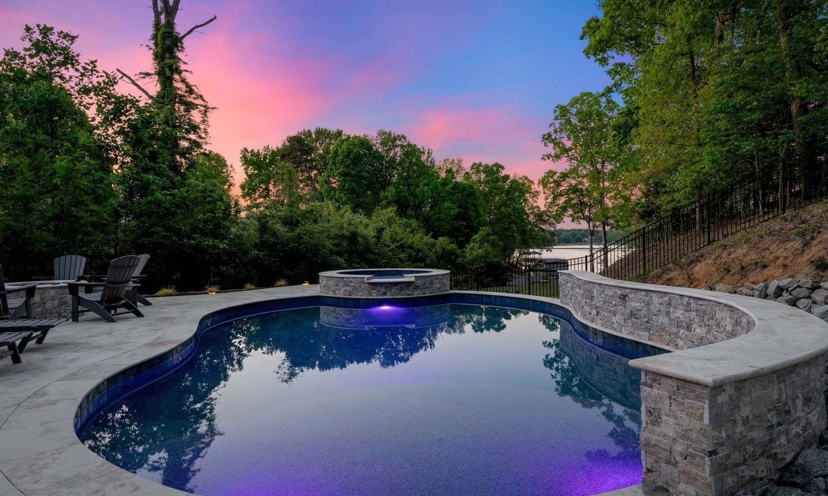 Mooresville House | Overlook Cove by SoCharm | Game room, basketball, board games, kayaking, and more