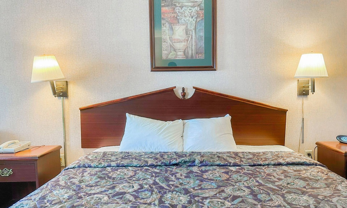 Macon Hotel | OYO Hotel East Macon I-75