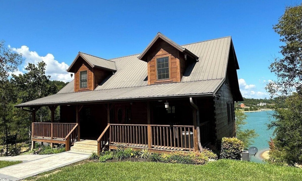 Sevierville Cabin | Peaceful Cabin on Lake | Outdoor kitchen | 3 Patios | Firepit| 2 Story Dock
