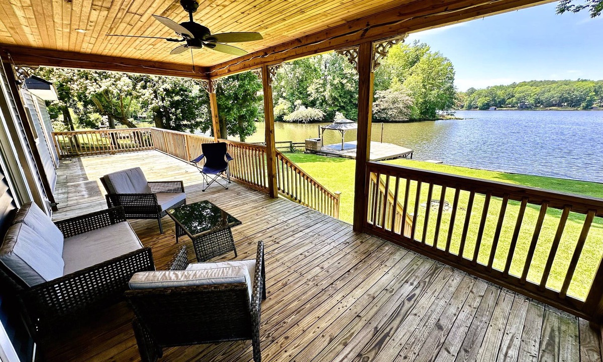 Macon House | Peaceful LaKeFronT property with Beautiful Lake View for a getaway you deserve!
