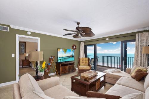 Fort Myers Beach Apartment | Pelican Watch #603 by Sun Palace Vacations