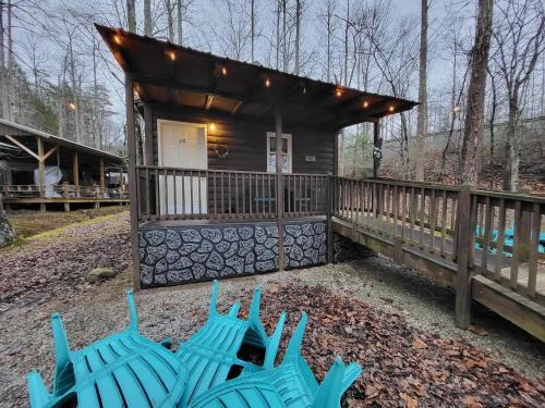 Gatlinburg Resort | Pet Friendly Studio Cabin in Gatlinburg