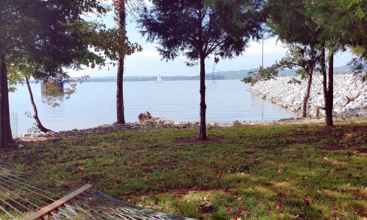 Guntersville Apartment | Pet Friendly Tiny House- Lake Guntersville