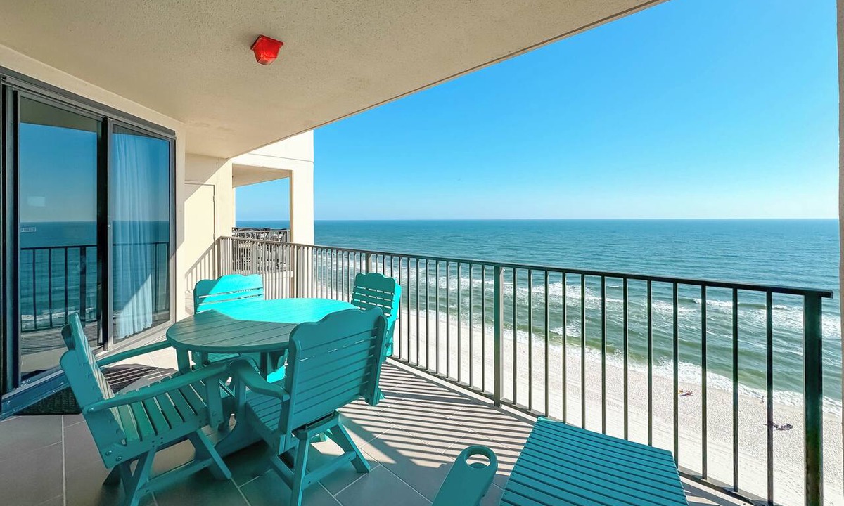 Orange Beach East Condo | Phoenix X 1514 | Breathtaking Top Floor Views | By FloraBama | My Beach Getaways