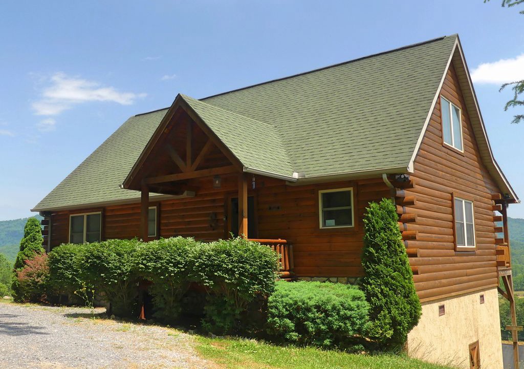 Waynesville Cabin | Picture Perfect Cabin w/ Deck, Fire Pit, Easy Drive, Sleeps 8