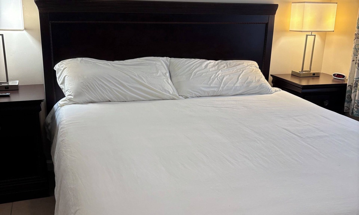Biloxi Condo | Pinecone Biloxi Beachside rentals-3