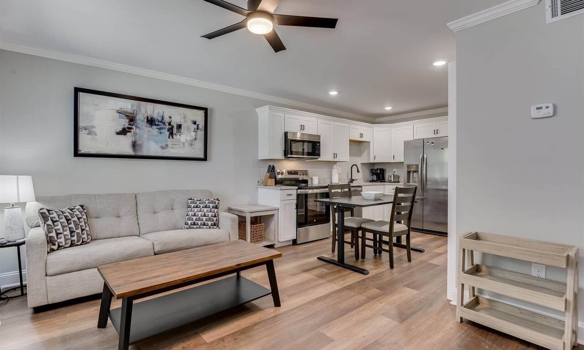 Peach Orchard Apartment | Pines at 5 Corporate Furnished Rentals Suite 113