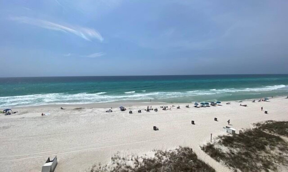 Sunnyside Condo | Pinnacle Port Vacation Rentals-A Tower 3 bdr. condo
