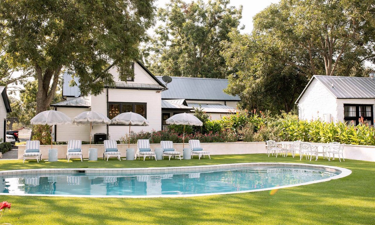 Round Top House | Pool+Firepit+Pickleball 0.4 mile to Henkel Square